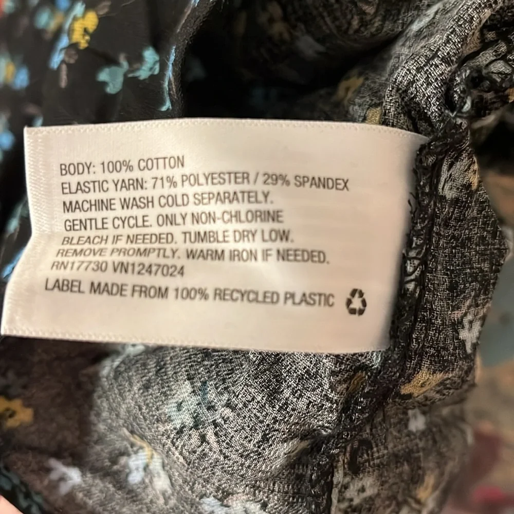 Lost in the 🔥 NWT Ava & Viv Floral Blouse - Picture 5 of 8